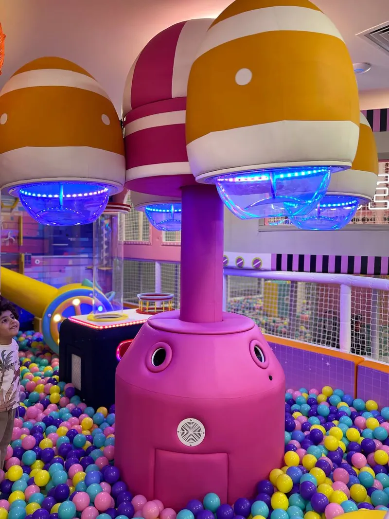 Zoom — Baku Mall